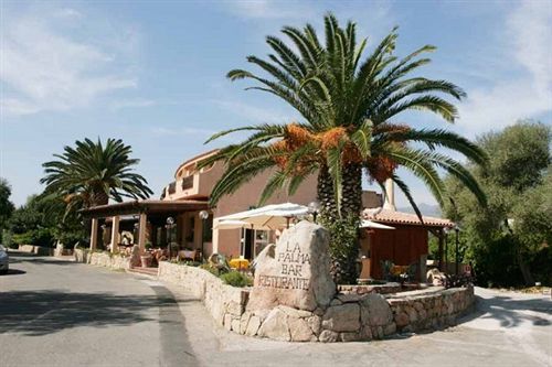 Hotel La Palma San Teodoro  Esterno foto