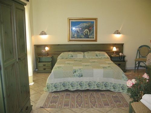 Hotel La Palma San Teodoro  Esterno foto