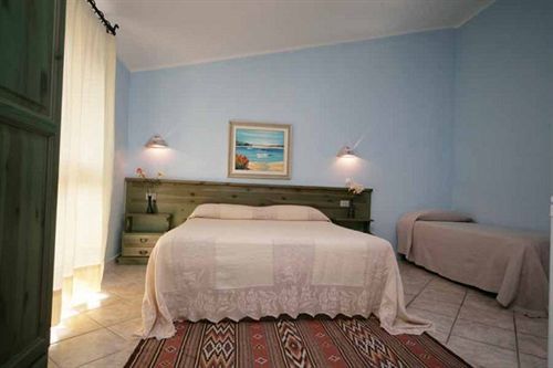 Hotel La Palma San Teodoro  Esterno foto