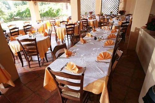 Hotel La Palma San Teodoro  Esterno foto