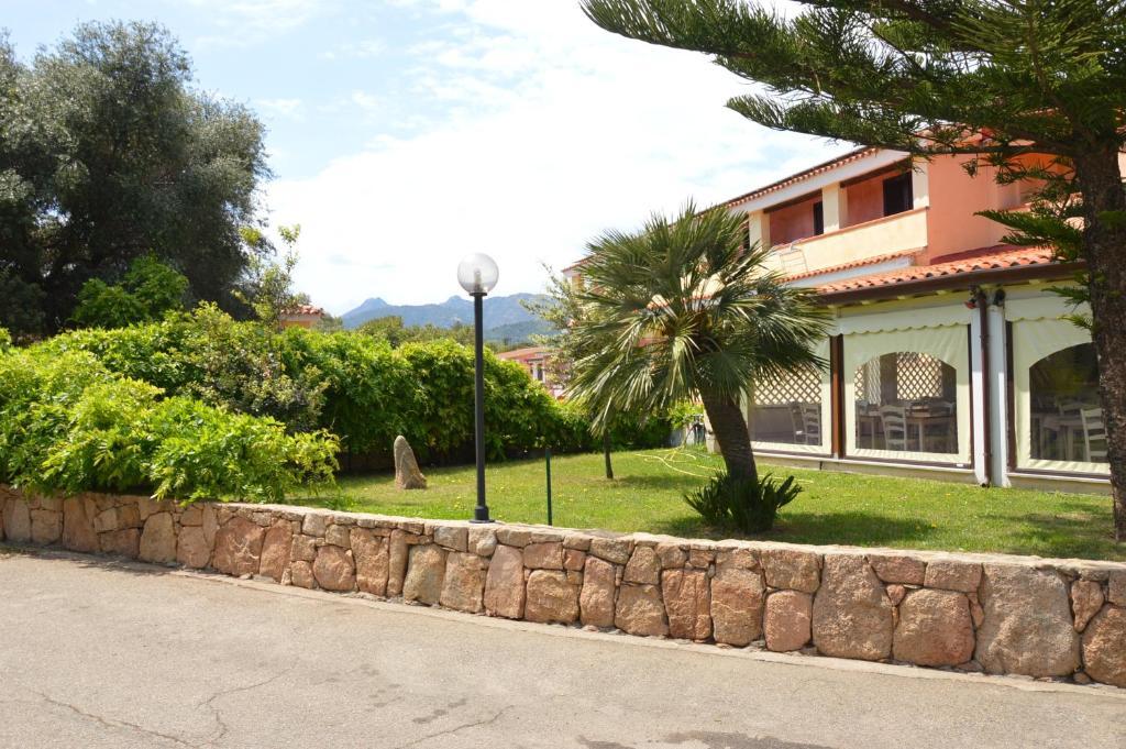 Hotel La Palma San Teodoro  Esterno foto