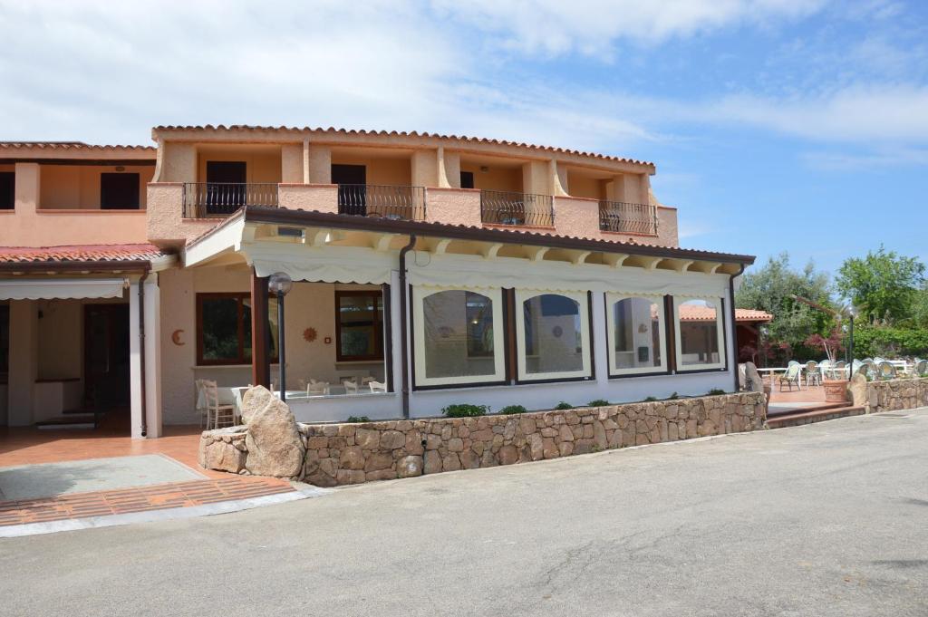 Hotel La Palma San Teodoro  Esterno foto